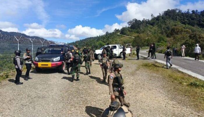 Patroli Gabungan Ops Damai Cartenz 2026 Jaga Kondusivitas Intan Jaya dengan Pendekatan Humanis