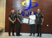 Kejati Sumatera Utara Raih Penghargaan Peringkat III Pelaksanaan APBN Satker Mitra KPPN Medan II