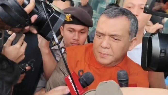 Sempat DPO, Wamen Imipas Silmy Karim Serahkan Diri Langsung